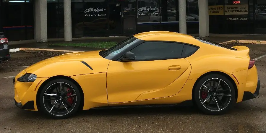 Alta Mere Plano Yellow Corvette